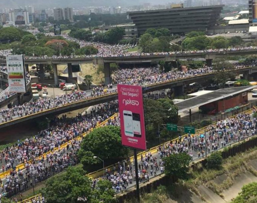 Protesta cívica en la Ciudad de Caracas Venezuela April 19