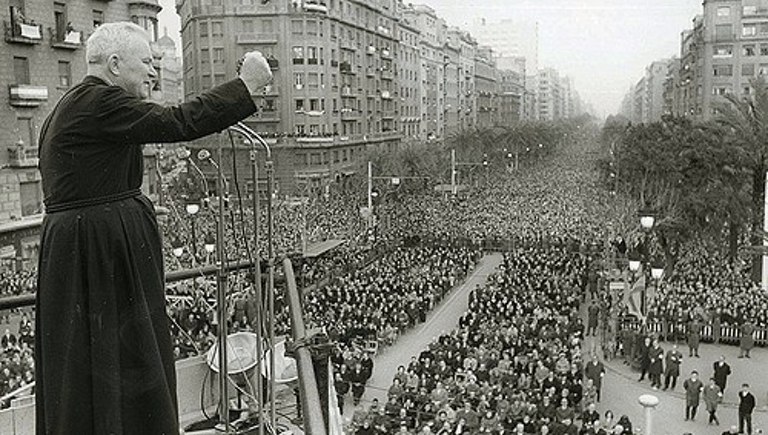El padre Peyton, predicando en Barcelona en 1965.